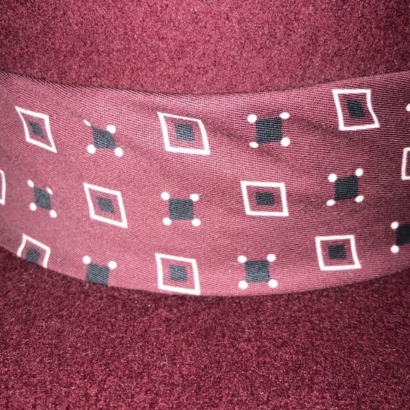 NWT Urban Outfitters Telescope Wrap Scarf Wool Wide Brim Hat Wine